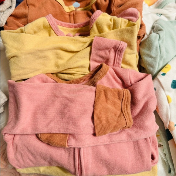 0-6 Months •BUNDLE DEAL• - Picture 8 of 16